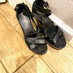Cathy Jean black wedge size 8